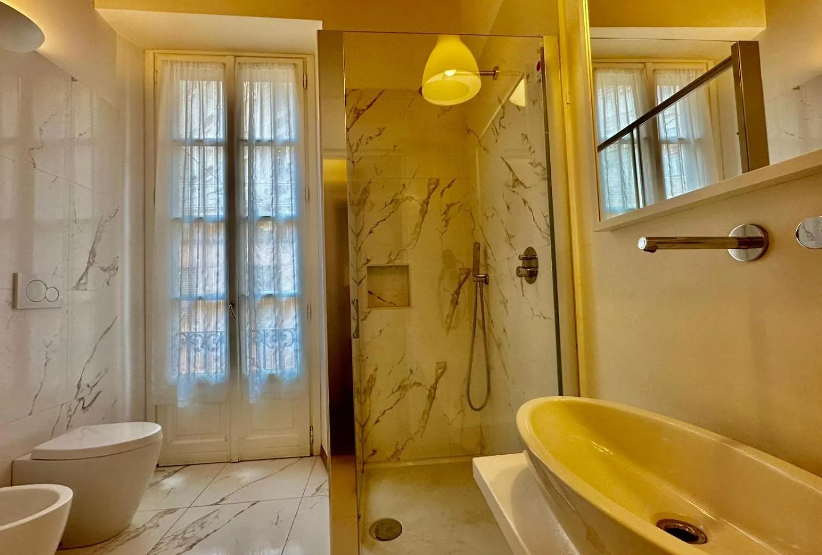 Apartment Casa Milano - Classic Elegance, Balcony